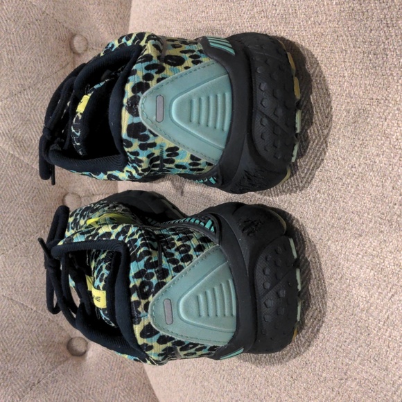 Brooks Adrenaline GTS 21 Athletic Running Shoes Run Wild Leopard Print Women's 9 - Picture 2 of 8